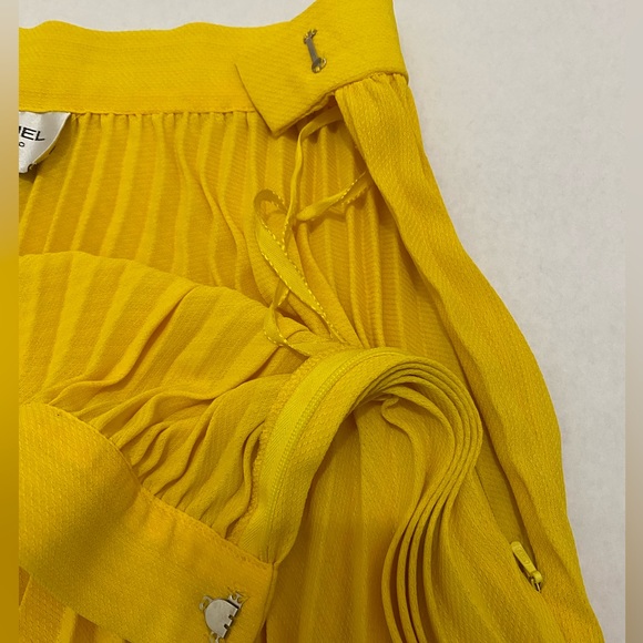 Vintage Emanuel Ungaro yellow pleated skirt - Picture 4 of 6